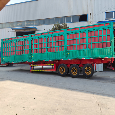 003 3 Ejes 30cbm 50tones Camión de carga con cerca Remolque para el transporte de ganado